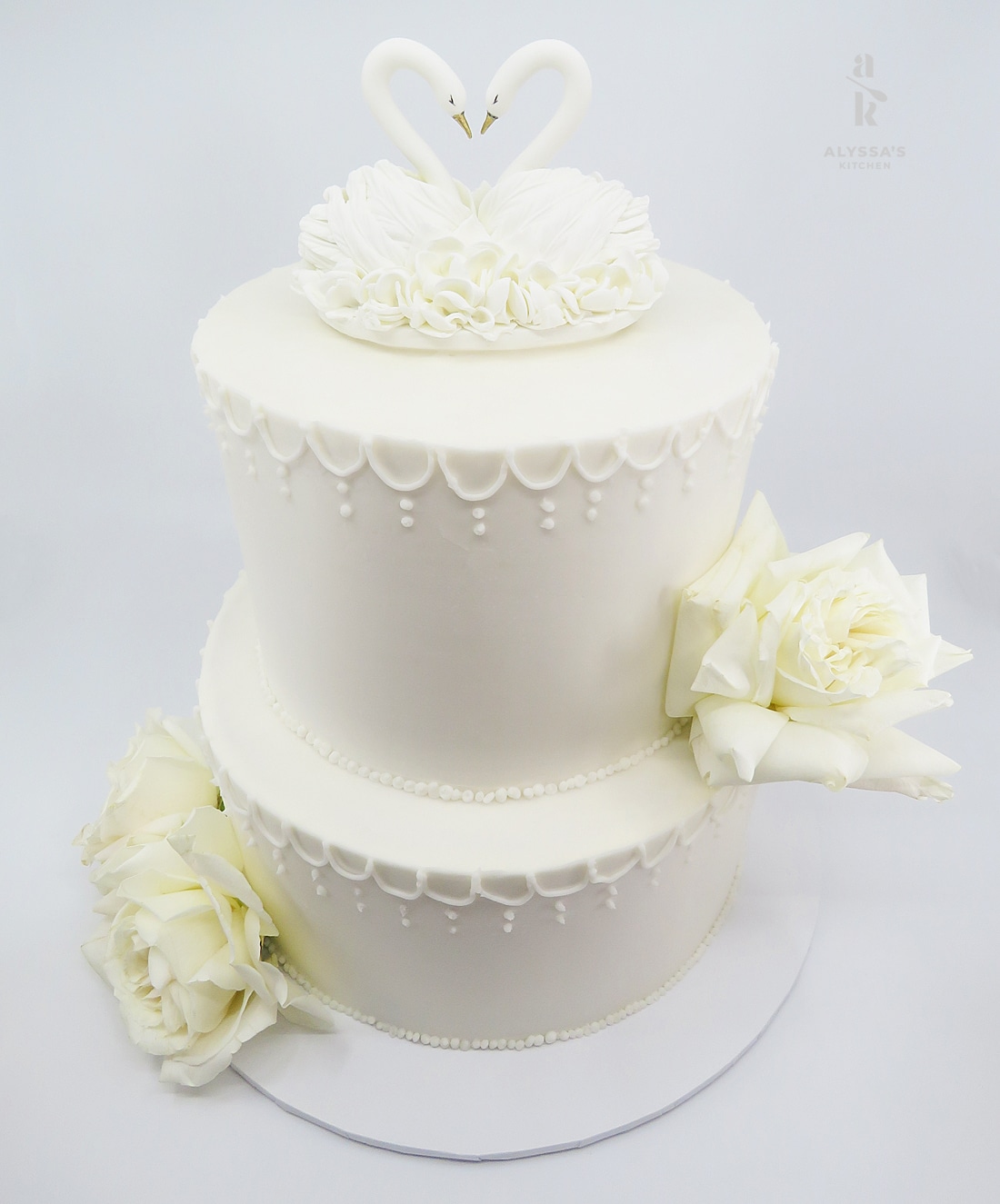 Belinda & Vic Grow 18.4.25 - Romantic Swan-Inspired Vanilla Cake